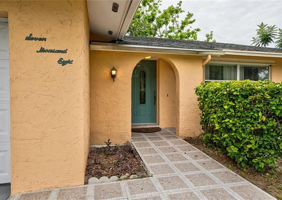 1st image of 7008 Crestlake Dr