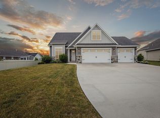 1790 Meadowland Ct, Green Bay, WI 54311