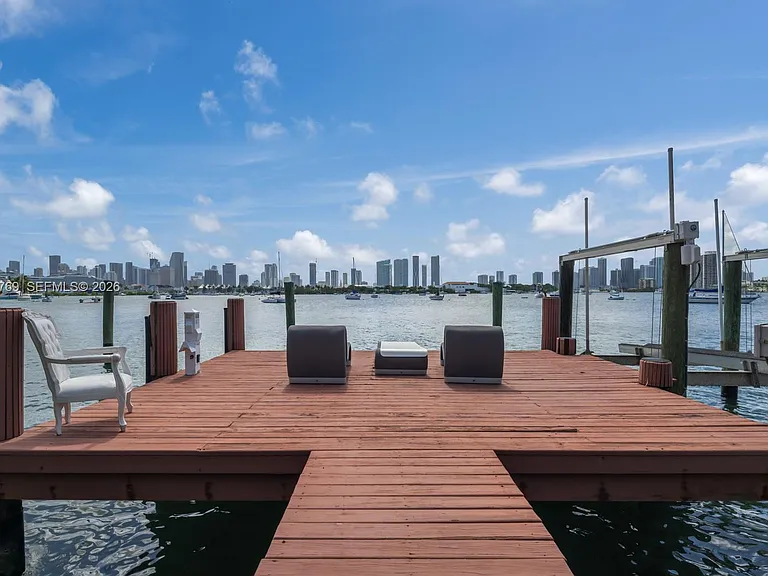 432 S Hibiscus Dr — Photo 50