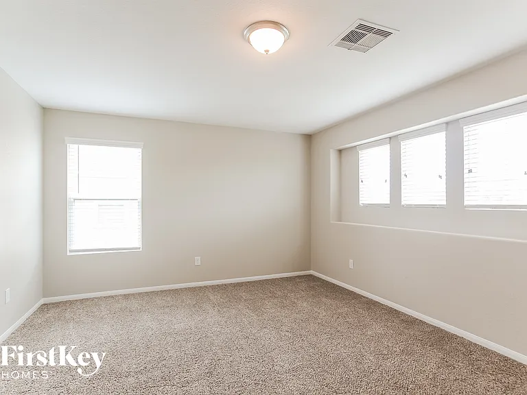 5310 Espuela Ln — Photo 11