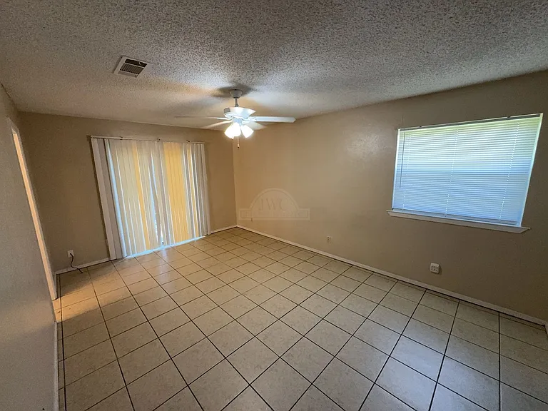 2110 Hinkle Ave — Photo 14