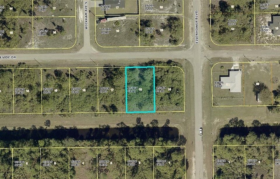 1st image of 984 Lakeside Dr