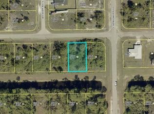 984 Lakeside Dr, Lehigh Acres, FL 33974