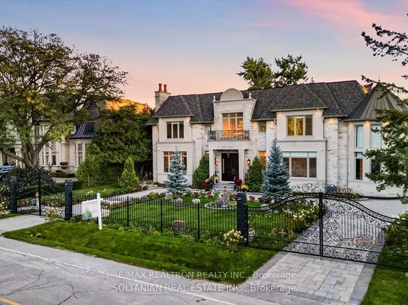 267 Arnold Ave, Vaughan, ON L4J 1C2