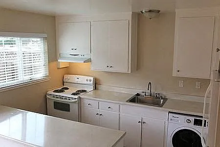 Deodar Townhomes — Photo 12