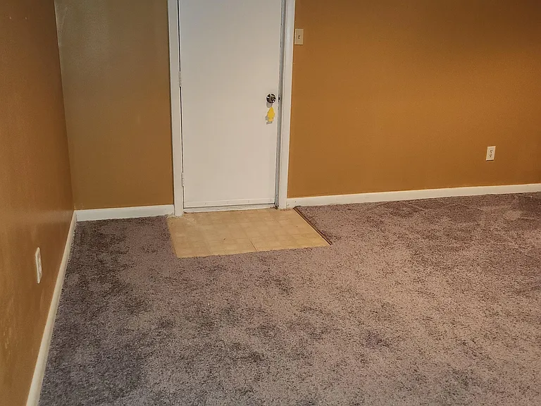 8212 Londonderry Ct — Photo 35
