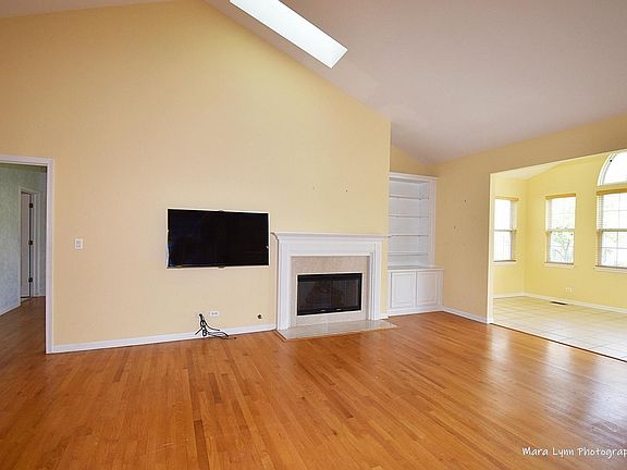 4th image of 839 Skyline Dr
