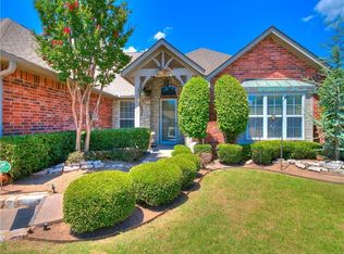 1313 NW 9th St, Moore, OK 73170