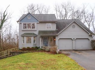 402 Pinebluff Dr, Loveland, OH 45140