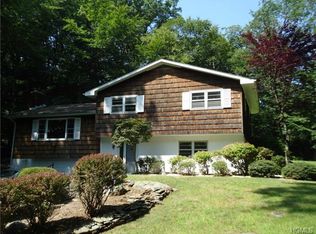 2 Stony Brook Pl, Armonk, NY 10504