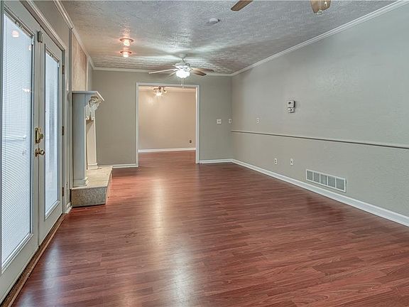 4th image of 2164 Pine Point Dr
