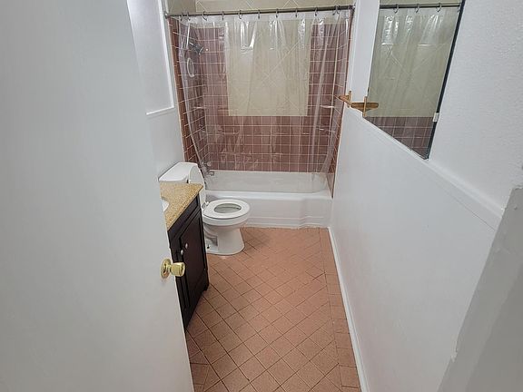 4th image of 1117 S 51st St