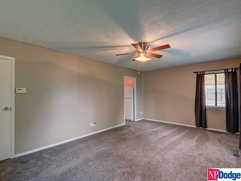 4005 Spring Cir — Photo 2