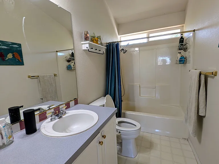 bathroom2