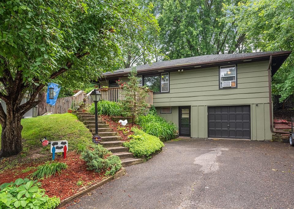 1st image of 8505 Meadow Lake Pl