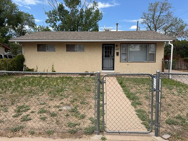 1st image of 2631 Forsythia St