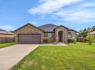 450 Collin St, Nevada, TX 75173