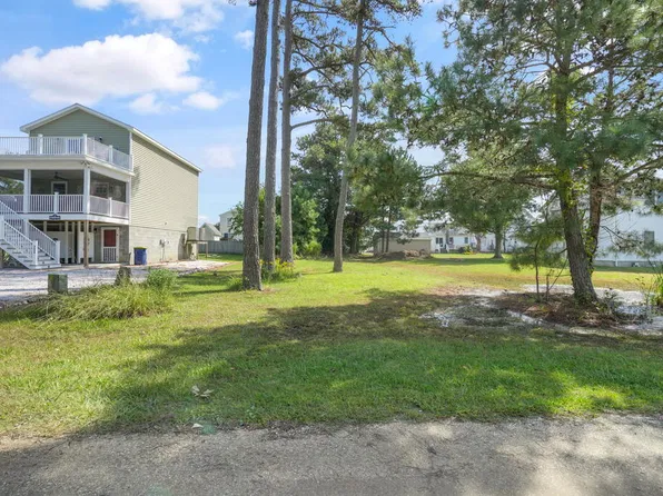 19 Fawn Ln #19, Chincoteague Island, VA 23336