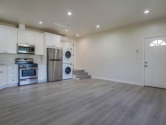 3rd image of 12548 Miranda St #12550