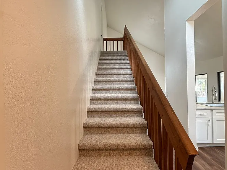 1422 Eagle Ct — Photo 40
