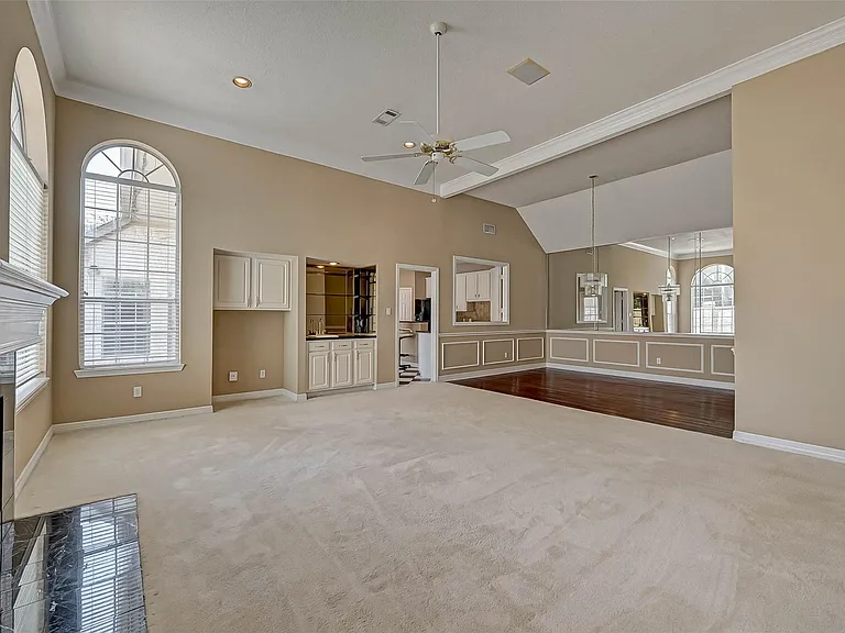 14303 Reissen Ln — Photo 7