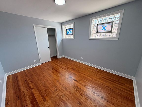4th image of 2643 W 79th St