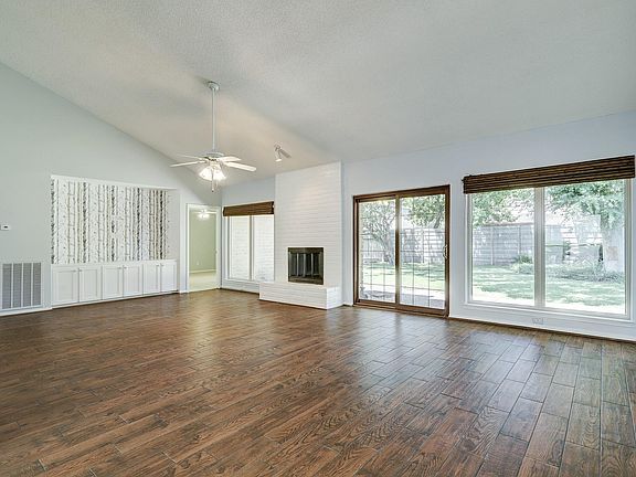 4th image of 11854 Briar Forest Dr