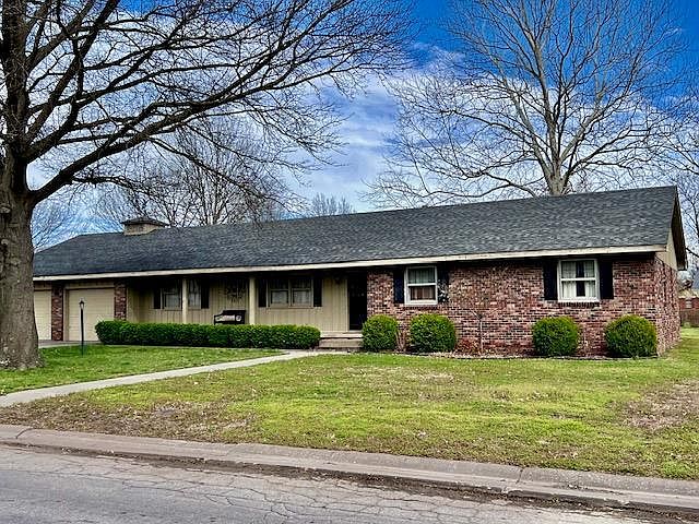 1st image of 303 S Centennial Dr