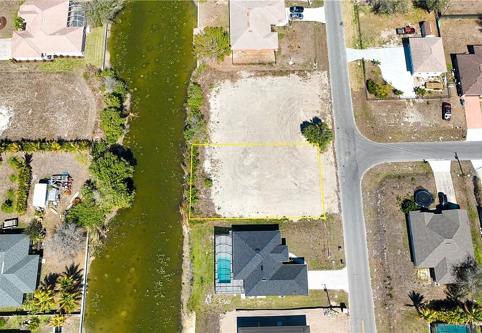 1st image of 1830 NE 10th Pl