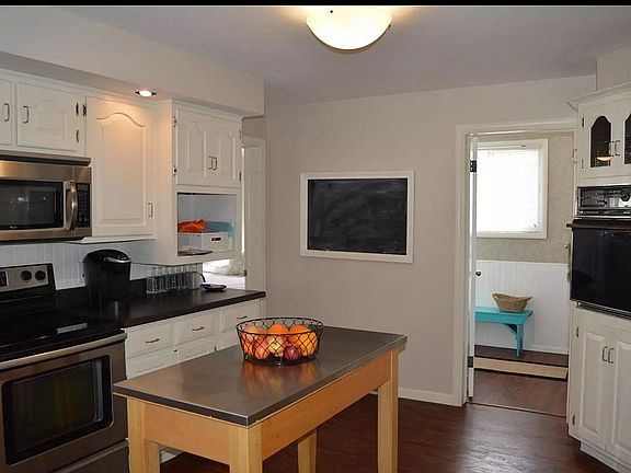 3rd image of 203 2nd St