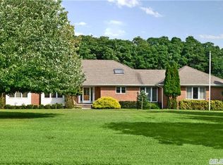 2295 Cedar Dr, East Marion, NY 11939