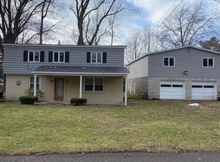 8306 Windsor Beach Ct, Erie, PA 16511