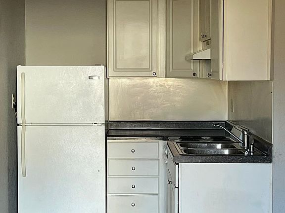 2nd image of 102-116 N Manhattan Ave #112