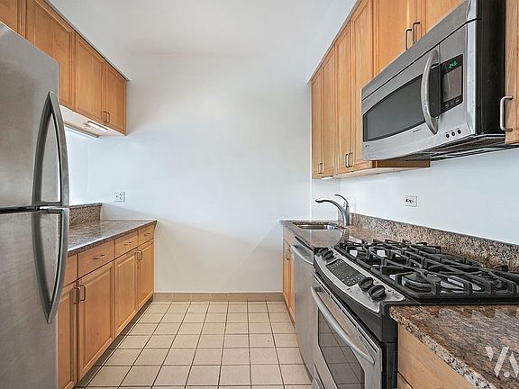 4th image of 9 Mount Morris Park W Unit 4C