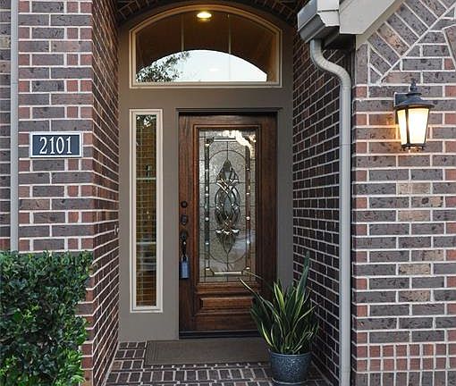 3rd image of 2101 Biscayne Lake Dr