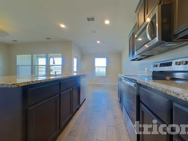 9216 Castorian Dr — Photo 6