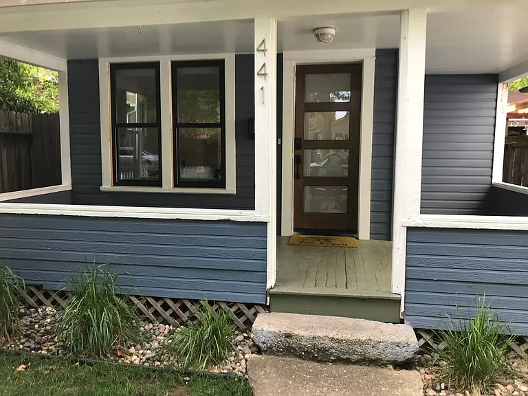 441 W Thatcher St — Photo 2