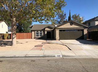 1261 Geraldine Ln, Lancaster, CA 93535