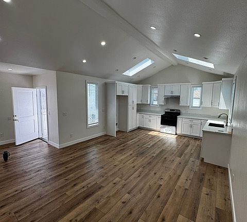 4th image of 9530 3/4 S Felton Ave