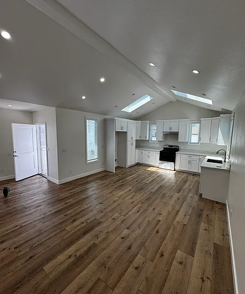 9530 3/4 S Felton Ave — Photo 4