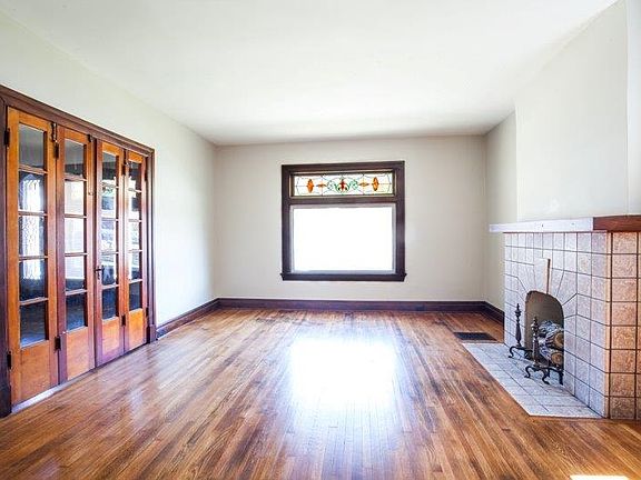 4th image of 1729 Woodburn Ave