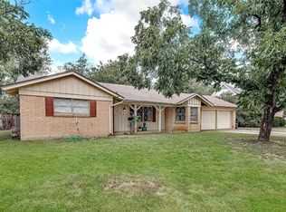 708 Commerce St, Euless, TX 76040