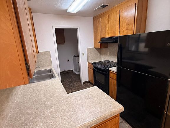 5th image of 965 Cyndi Cir #B