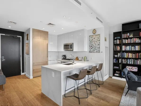 188 Brookline Ave Unit 19B, Boston, MA 02215