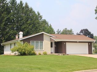 N59W23474 Lilac Ct, Sussex, WI 53089
