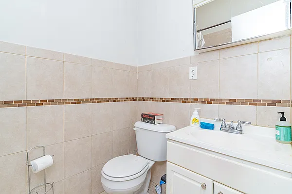 Rented by MySpaceNYC | media 13