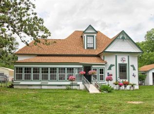 403 Main St, Hooks, TX 75561