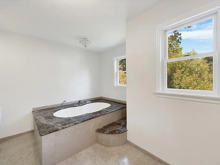 20 Plymouth Rd — Photo 6