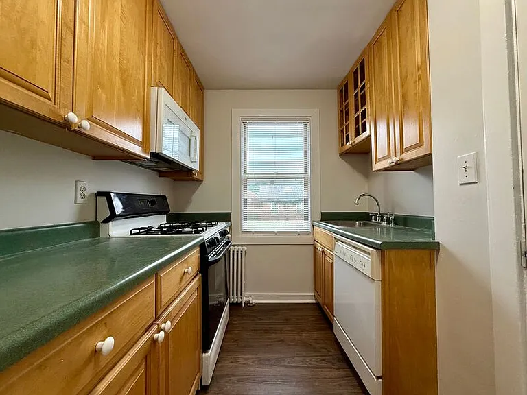 1400 Kenmore Ave #A5 — Photo 6