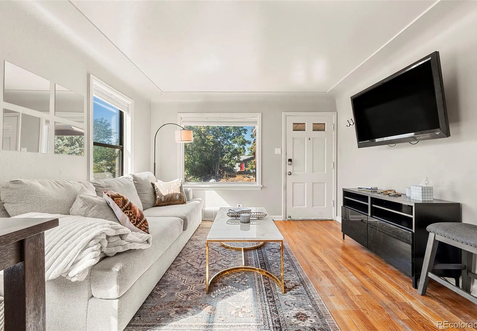 2 bed, 1.0 bath, 720 sqft, $3,000 — Photo 4